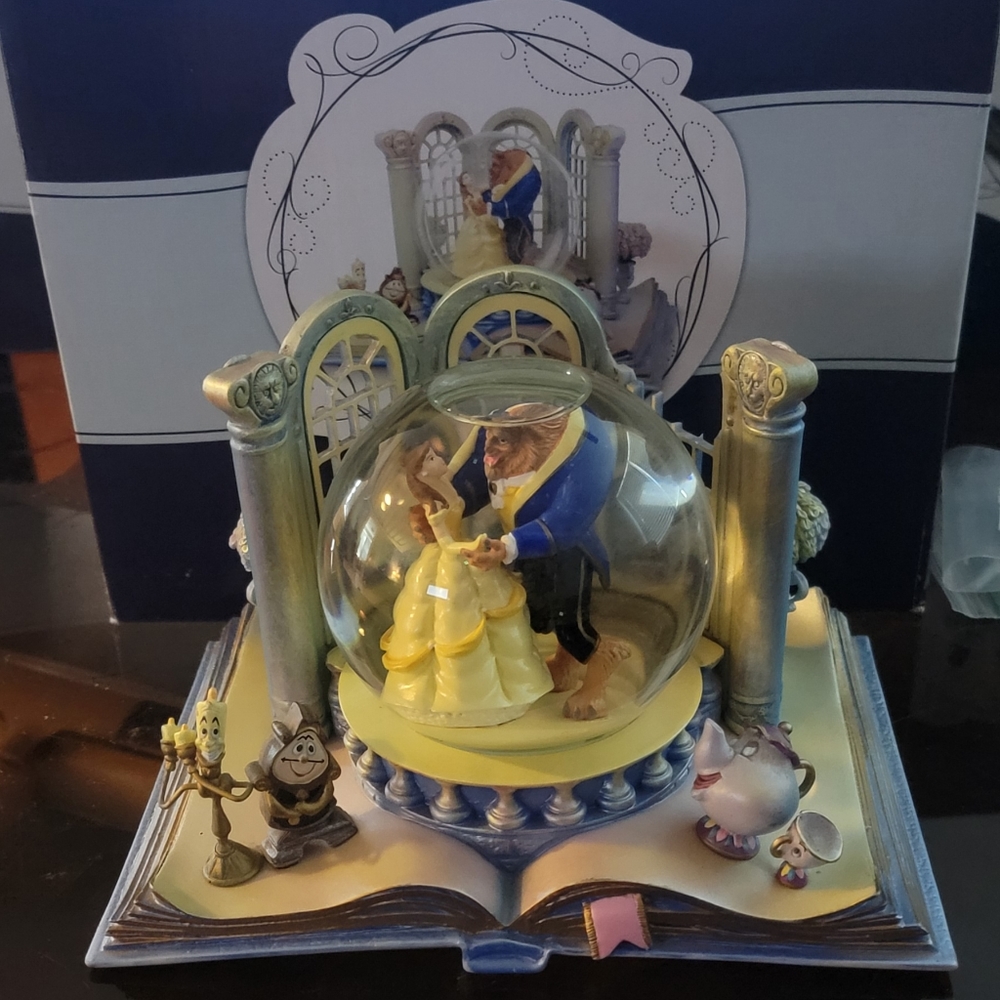 Hallmark Wonders Within Disney Beauty & the Beast Snow Globe